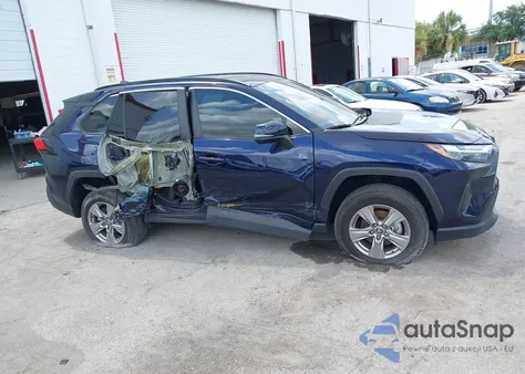 2022 Toyota Rav4 Xle из США, поврежденный, VIN 2T3W1RFV4NW226334